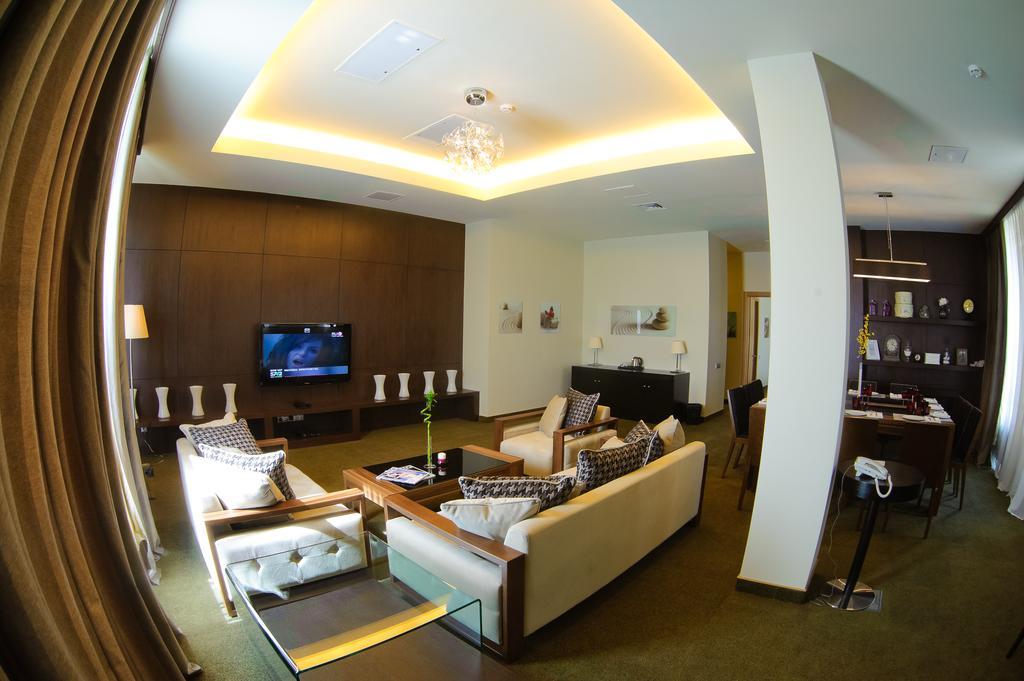Voyage Hotel Караганда Екстер'єр фото