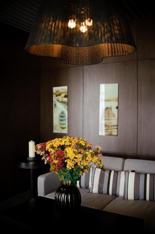Voyage Hotel Караганда Екстер'єр фото